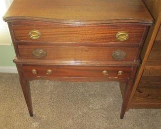 SMALL 3 DRAWER ANTIQUE CABINET
