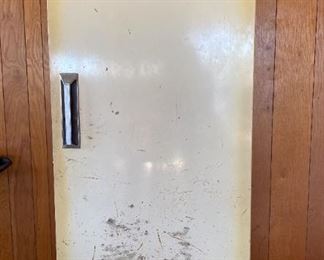 Upright Deep Freezer