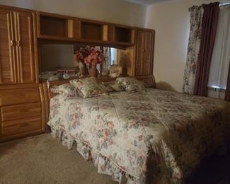 Vintage lighted headboard oak bed