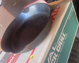 #10 Griswold Iron Skillet 