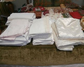 Linens & Tablecloths