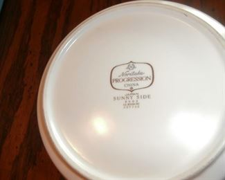 Noritake Sunny Side China Set
