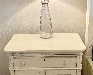 "Paula Dean" Bedroom Collection Night Stand