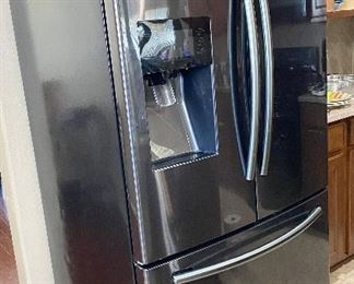 Samsung Refrigerator, bottom freezer. (2017)