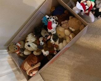 Stuffed animals, some vintage