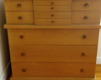 "Woodside Plantation-Winged Elm" in Aiken, SC Starts Closing Wed 2/1 at 8pm. Pickup: Fri 2/3 2-6pm. Please click here to see more photos, descriptions, and current bids: https://ctbids.com/estate-sale/19787