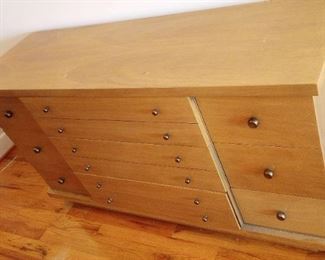 "Woodside Plantation-Winged Elm" in Aiken, SC Starts Closing Wed 2/1 at 8pm. Pickup: Fri 2/3 2-6pm. Please click here to see more photos, descriptions, and current bids: https://ctbids.com/estate-sale/19787