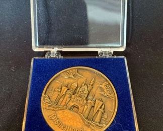 "Woodside Plantation-Winged Elm" in Aiken, SC Starts Closing Wed 2/1 at 8pm. Pickup: Fri 2/3 2-6pm. Please click here to see more photos, descriptions, and current bids: https://ctbids.com/estate-sale/19787