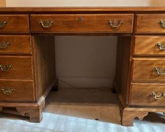 "Woodside Plantation-Winged Elm" in Aiken, SC Starts Closing Wed 2/1 at 8pm. Pickup: Fri 2/3 2-6pm. Please click here to see more photos, descriptions, and current bids: https://ctbids.com/estate-sale/19787