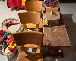 Cute kids Eames-esque chairs 