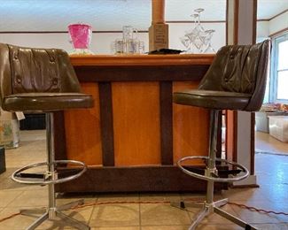 Vintage Bar with Tile top Bar Stools x6