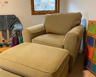 Green Lazy Boy with Ottoman 