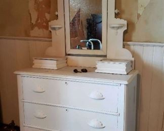 "Historic Monte Sano Ave" in Augusta, GA Starts Closing Thu 2/2 at 8pm. Pickup on Sat 2/4 11am-2pm. Please click here to see more photos, descriptions, and current bids: https://ctbids.com/estate-sale/19880