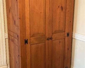 "Historic Monte Sano Ave" in Augusta, GA Starts Closing Thu 2/2 at 8pm. Pickup on Sat 2/4 11am-2pm. Please click here to see more photos, descriptions, and current bids: https://ctbids.com/estate-sale/19880