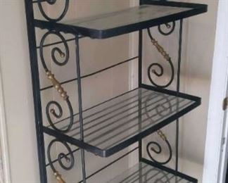 "Historic Monte Sano Ave" in Augusta, GA Starts Closing Thu 2/2 at 8pm. Pickup on Sat 2/4 11am-2pm. Please click here to see more photos, descriptions, and current bids: https://ctbids.com/estate-sale/19880