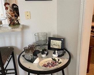 Wrought iron table with ducks 