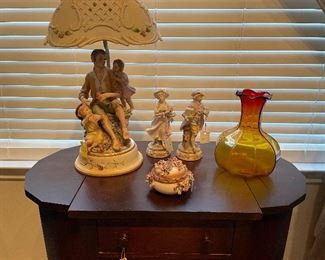 Great glassware and lamp 