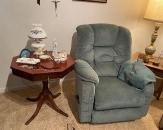 Nice upholstered easy chair 