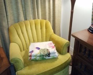 Awesome Mid-Century Chair