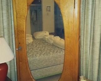 The Upham Mfg. Co. Linen Press / Armoire