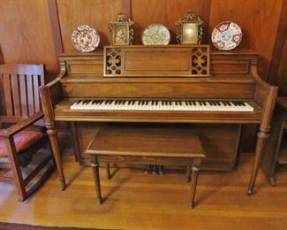 Spinet Piano w/ Bench