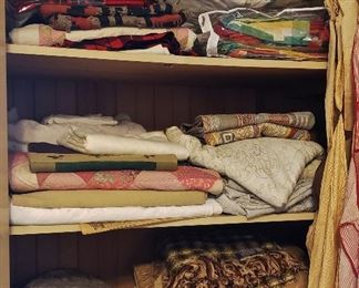 Antique Linens & Quilts
