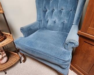 Velvet tufted beauty