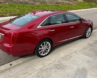 2013 Cadillac XTS 30,000 miles, clean title