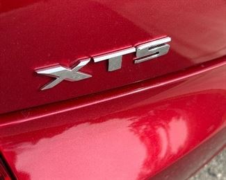 2013 Cadillac XTS 30,000 miles, clean title