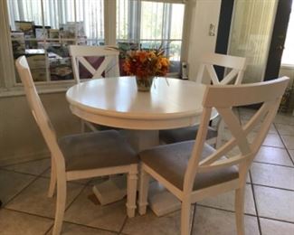 Cottage White Dinette Set (shown without the leaf)