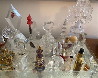 Mid century modern boudoir set: glass tray /3 perfume bottles                                                                                                                    Many single perfume bottles