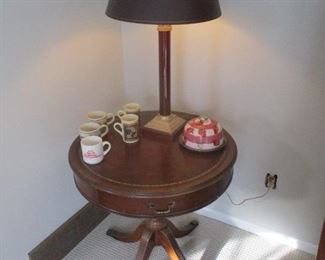 DRUM TABLE AND LAMP