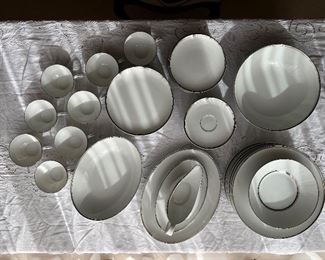 Fukagawa Handpainted porcelain China (52pc)