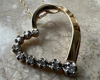14KT Gold heart shaped pendant