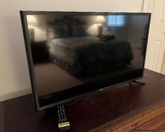 Samsung UN32J5003 32-Inch 1080p LED TV - 2015 w/ SMART functionality