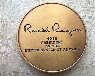 Ronald Reagan Presidential seal medal