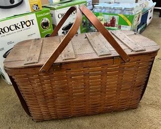 Vintage Fabulous Large Picnic Basket