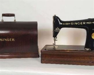 Antique Singer Sewing Machine With Dome Top Case