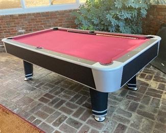 Pool table $600