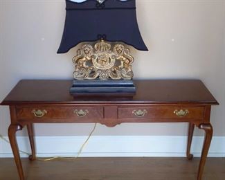 Queen Anne Style Console Table or Writing Desk w Lamp