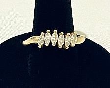 Lovely diamond Ring Marked GRP 10K 