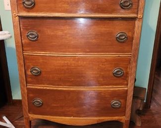 Vintage 4 drawer chest