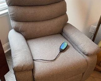 Newer lift recliner chair with heat and massage
