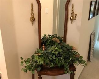 Ethan Allen entrance table with mirror