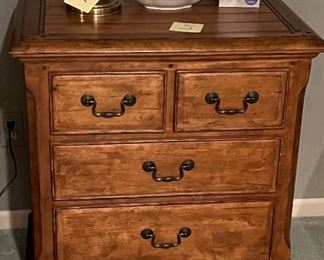 Night stand, 3 drawer