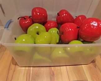 MASSIVE AMOUNT OF APPLE AND PEAR GOURDS