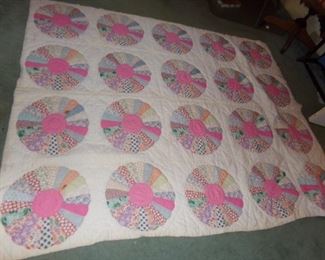 Dresden plate handmade quilt