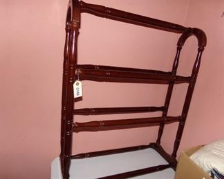 Wooden quilt rack