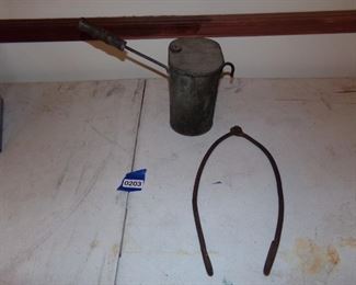 Vtg cauldron holder Antique firestarter