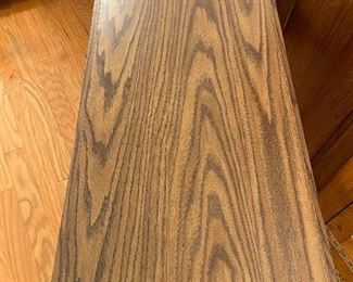 $70 
Drop leaves formica coffee table 17 1/2X32x36 when open 